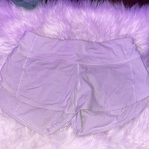 2.5 white Lulu lemon shorts